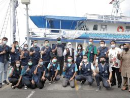 Gubernur Khofifah Lepas RS Terapung Ksatria Airlangga ke Kepulauan Madura