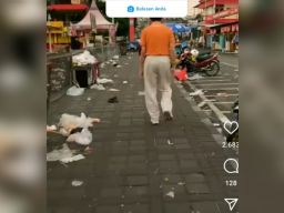 Dear Pengunjung Alun-alun Kota Batu, Jangan Buang Sampah Sembarangan Dong..