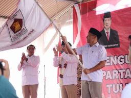 Sadad Kukuhkan Pengurus Gerindra Tulungagung di Pasar Burung: Segera Terbang!