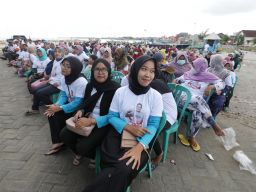 Deklarasi di Pantai Kutang, Warga Pesisir Lamongan Dukung Sandiaga Maju Pilpres