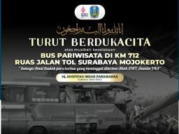 Ungkapan Duka Mendalam Khofifah untuk Korban Kecelakaan Bus di Tol Mojokerto