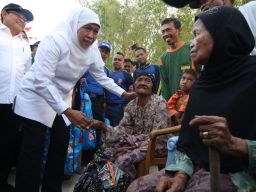 Khofifah Ajak Masyarakat Sejahterakan, Bahagiakan dan Lindungi Lansia