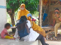 Puskesmas Kunjungi Bocah di Sampang yang Kecanduan Hirup Aroma Bensin