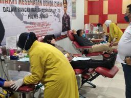 Stok Darah PMI Jember Menipis, Ratusan Polisi Lakukan Donor