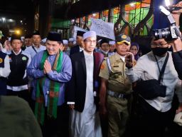 Di Ponpes Nuris Mojokerto, Menteri BUMN Disambut Poster 'Erick Thohir Otw RI 1'