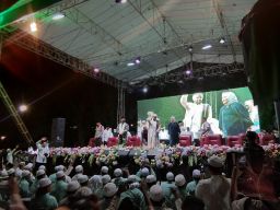 Hadiri Gebyar Salawat, Bupati Bojonegoro: Boleh Bersuka Ria Tapi Ada Batasnya