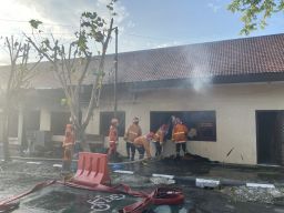 Gudang Perlengkapan Samapta di Polres Kediri Kota Terbakar