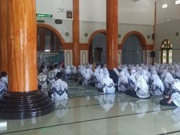 Ratusan Guru Honorer Lolos PPPK di Ponorogo Istigasah, Ini Harapannya