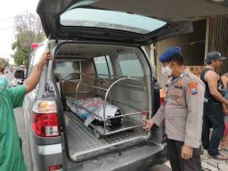 Remaja di Gresik Tewas Tenggelam saat Berenang di Dermaga Balai Nelayan