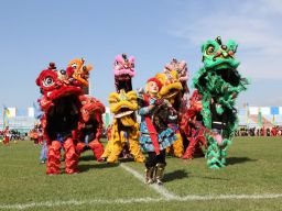 Atraksi Barongsai hingga Paramotor Semarakkan Pembukaan Liga Santri di Lamongan