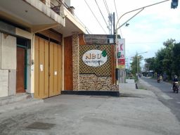 Karaoke di Kediri itu Ternyata Sediakan Layanan Plus, 2 Orang Jadi Tersangka