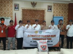 Kendalikan PMK, Peternak Sapi di Lamongan Digerojok Bantuan 3 Ton Konsentrat