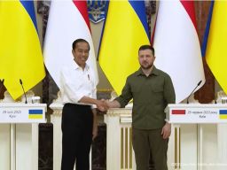 Bertemu Presiden Ukraina, Jokowi Tekankan Penyelesaian Konflik Secara Damai