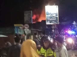 Bengkel di Jember Terbakar, Showroom Motor Ikut Tersambar