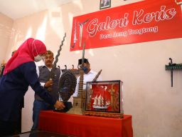 Berkunjung ke Kampung Keris, Khofifah: Empu Terbanyak di Dunia Ada di Sumenep