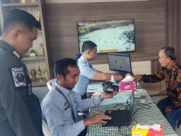 Warga Kepulauan di Madura Kini Tak Perlu Bingung Bikin Paspor