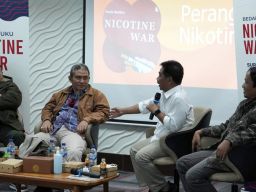 Nicotine War Goes Unair: Membedah Siasat Korporasi Farmasi Jualan Nikotin