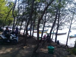 Desa Dringu Probolinggo Kembang Potensi Ekonomi Lewat Eksotika Wisata Pantai