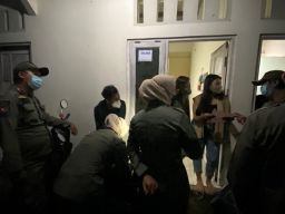 Pasangan Mesum di Kediri Terjaring Razia, Si Wanita Hanya Kenakan Pakaian Dalam