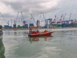 Usai Kirim Pesan WA, Pria ini Loncat dari Jembatan Suramadu Lalu Hilang
