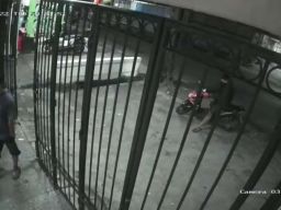 Pencuri Motor Satroni Kantor Media Online di Sidoarjo, Aksinya Terekam CCTV