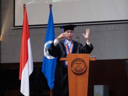 UK Petra Surabaya Kukuhkan Guru Besar Bidang Ilmu Teknik Elektro