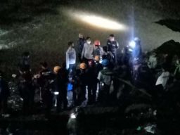 Dua Orang Diduga Pasangan Kekasih Loncat dari Jembatan Kahuripan Kota Malang