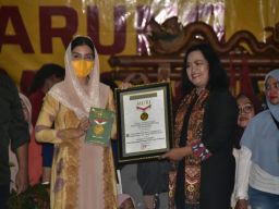 Sajikan 1.029 Porsi Ayam Lodho Sego Gurih, Upacara Adat di Trenggalek Masuk MURI