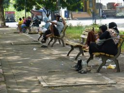 Geram Melihat Sampah Berserakan di Kawasan SLG, Mas Dhito Siapkan Sanksi