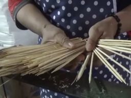 Jelang Idul Adha, Perajin Tusuk Sate di Jombang Banjir Pesanan