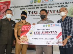 Dukung Upaya Kementan, Mas Ipin Fasilitasi Alsintan Mandiri untuk Poktan