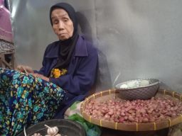 Harga Bawang Merah di Pasar Ambulu Jember Meroket Hingga Rp70 Ribu/Kg
