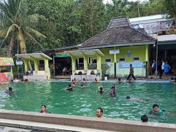 Yuk, Nikmati Kehangatan dan Khasiat Banyu Anget Tirta Husada Pacitan