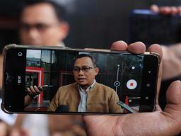 Bupati Memberamo Tersangka Kasus Suap Kabur, 3 Polisi Ditahan