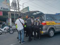 Jemput Paksa Tersangka Pencabulan Santri di Jombang, Anggota Brimob Terluka
