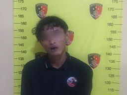 Dikejar Warga Usai Jambret HP Mahasiswi, Bandit di Surabaya Babak Belur Dimassa