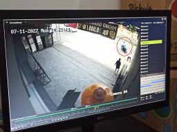 Terekam CCTV, Maling di Ponorogo Sembunyi Dalam Kamar Mandi Lalu Gasak Motor