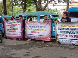 Sidang Kekerasan Seksual di Sekolah SPI Kota Batu, Kembali Diwarnai Aksi Demo