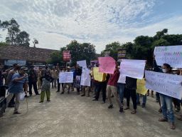 Perangkat Desa di Kediri Diduga Selingkuh, Warga Tuntut Oknum Itu Dicopot