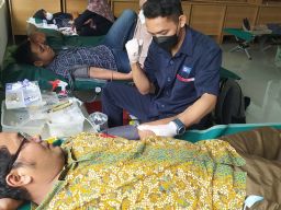 Stok Darah PMI Lamongan Minus, Unisla Spontan Gelar Donor