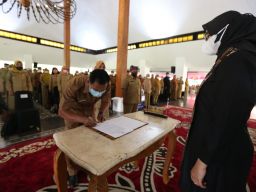 Lantik 435 Kepala Sekolah Dasar, Bupati Ipuk: Kuncinya Inovasi dan Kolaborasi