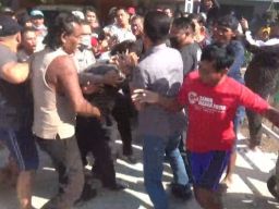 Dua Pelaku Penipuan Bermodus Guru dan Sales Palsu Dihajar Massa di Jombang