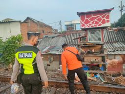 Pilihan Pembaca: Tertabrak KA, Kapal Terbakar, Wilayah Potensi Hujan