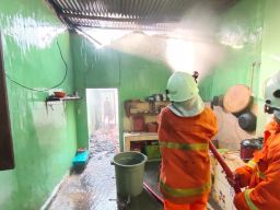 Rumah di Mojokerto Terbakar, Diduga karena Gas Elpiji Bocor