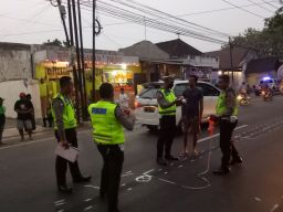 Motor Tabrak Truk Tronton di Wonorejo Pasuruan, Satu Orang Tewas