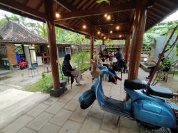 Ingin Hilangkan Penat? Yuk Nikmati Suasana Kedai Omakaryo di Surabaya