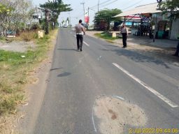 Pria 63 Tahun di Jombang Tewas Tertabrak Saat Putar Balik Motornya