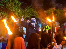 Mas Dhito Ikuti Takbir Keliling Bersama Anak-anak TPQ