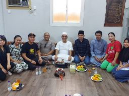 Sekjen DPP Gerindra Temui TKI di Madinah, Gus Fawait: Mereka Pahlawan