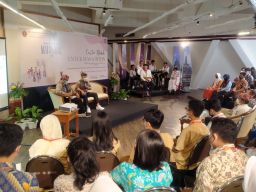 Koleksi Museum Hingga Mitos Pembangunan Candi Bikin Wisatawan Asing Kepincut